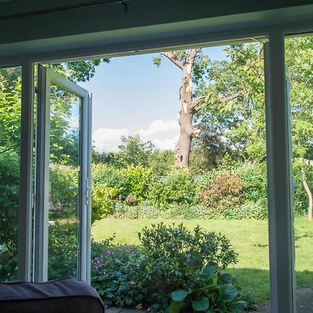 Luxury Self Catering With Cosy Cabin & Sauna In Colchester Extérieur photo