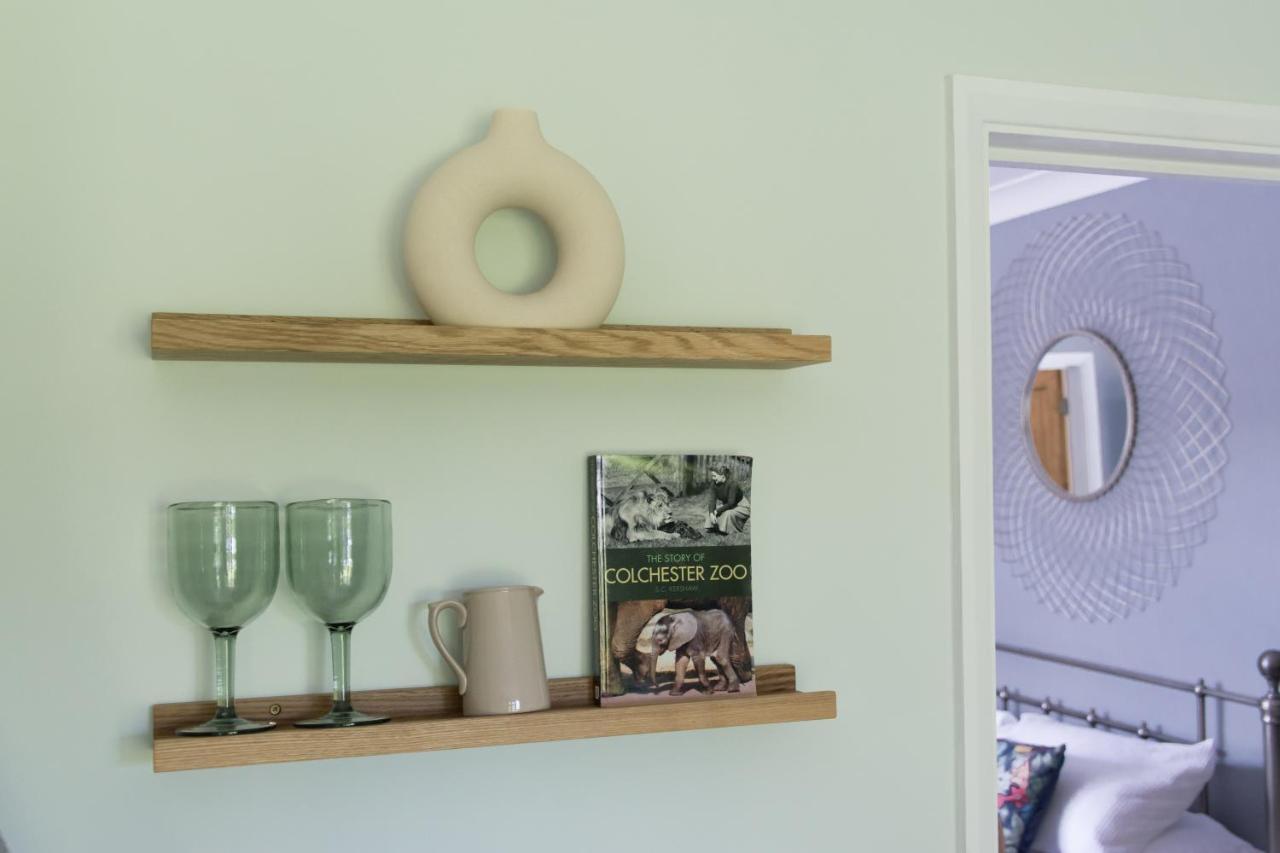 Luxury Self Catering With Cosy Cabin & Sauna In Colchester Extérieur photo