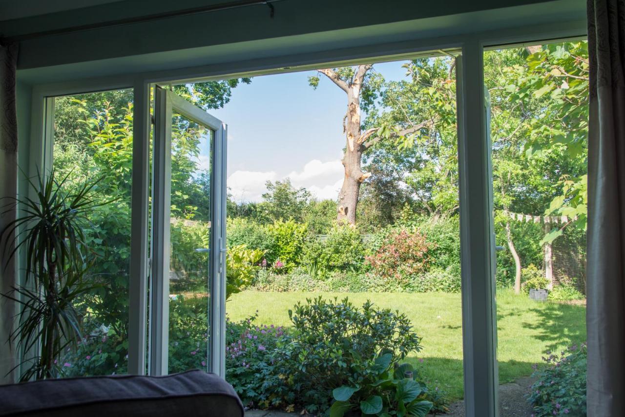 Luxury Self Catering With Cosy Cabin & Sauna In Colchester Extérieur photo