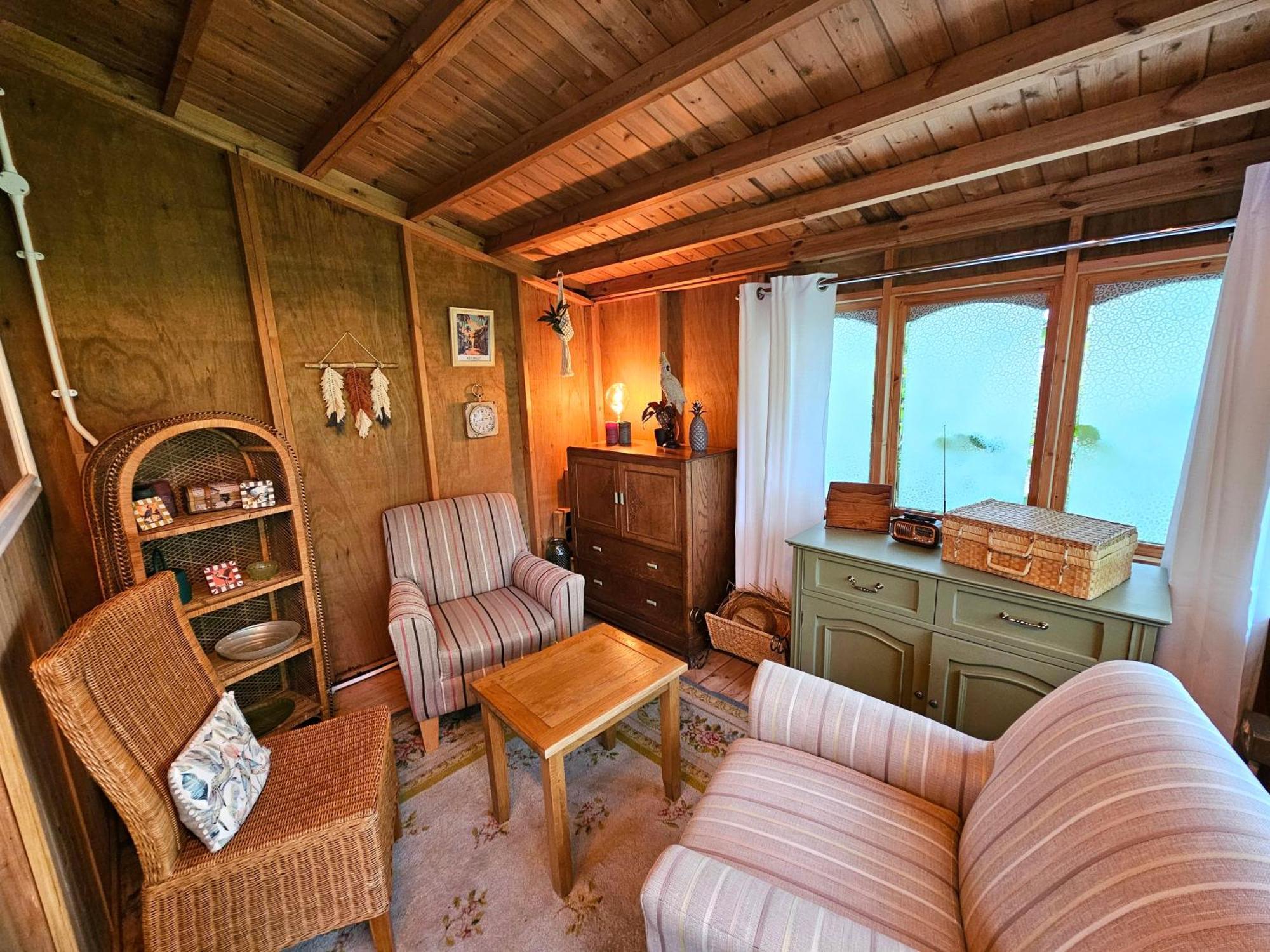 Luxury Self Catering With Cosy Cabin & Sauna In Colchester Extérieur photo